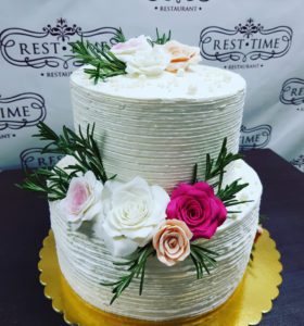 Торт свадебный с розами